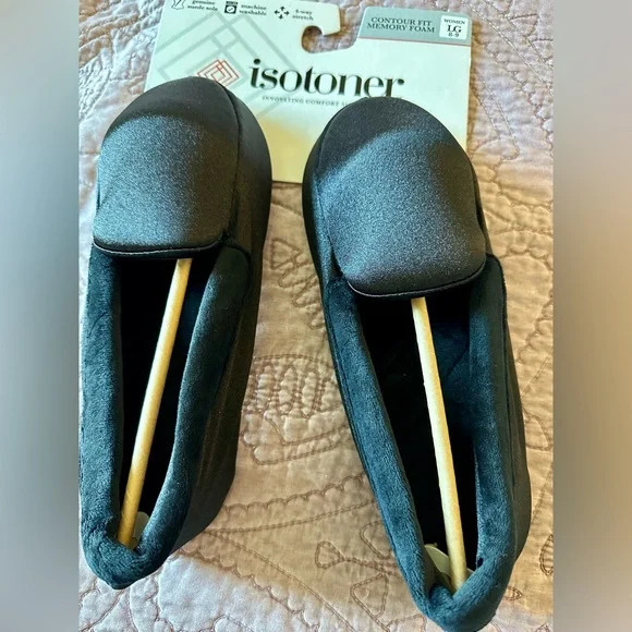 NWT Isotoner Black Slippers - Picture 2 of 4
